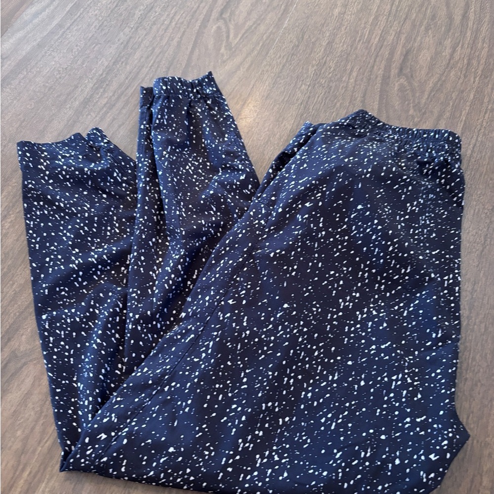 Lulu size 6 jogger speckled black white
